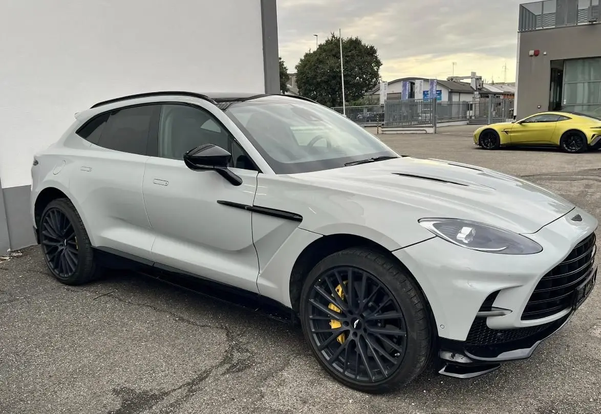 Aston Martin DBX 707 2026, front view — Nice Super Car Rental, Nice. The Aston Martin DBX 707 pairs a 707 hp powertrain with a five-seat cabin, making it one…