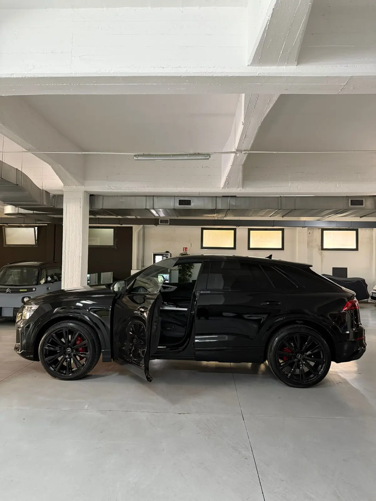 Audi Q8 2025 — Nice Super Car Rental, Nice. L'Audi Q8 2025 s'adresse à ceux qui recherchent un SUV posé, capable d'avaler les…