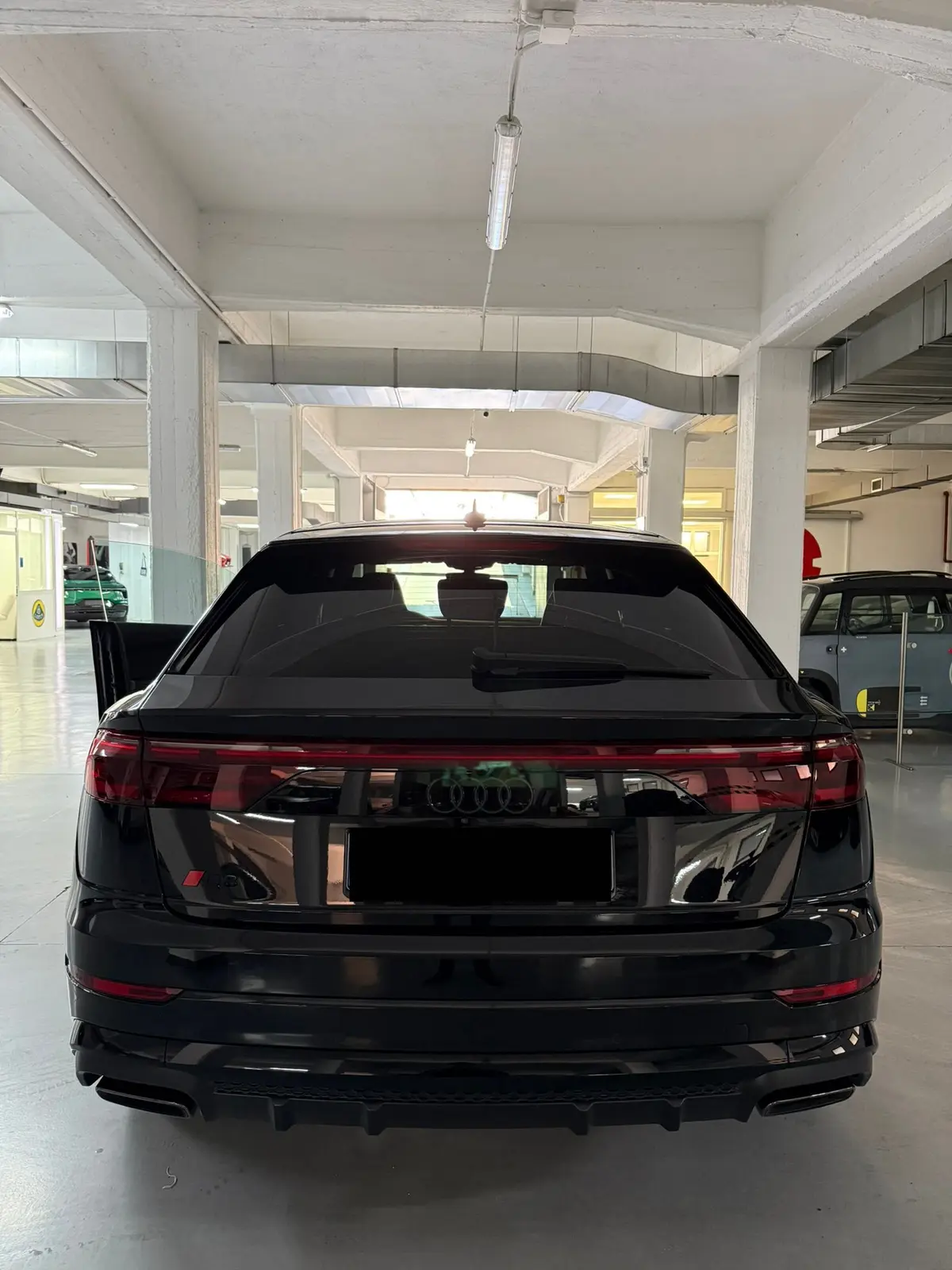 Audi Q8 2025, intérieur — Nice Super Car Rental, Nice. L'Audi Q8 2025 s'adresse à ceux qui recherchent un SUV posé, capable d'avaler les…
