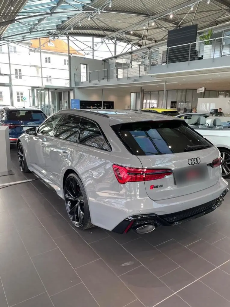 Audi RS6 Dynamic 2023, extérieur — Nice Super Car Rental, Nice. L'Audi RS6 Dynamic 2023 associe la carrosserie break à la mécanique d'une sportive pure :…