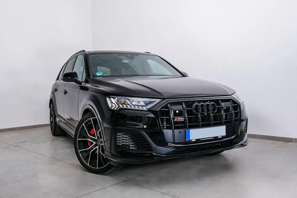 Audi SQ7 2025, intérieur — Nice Super Car Rental, Nice. L'Audi SQ7 2025 impose un format familial sans renoncer au caractère sportif : sept…