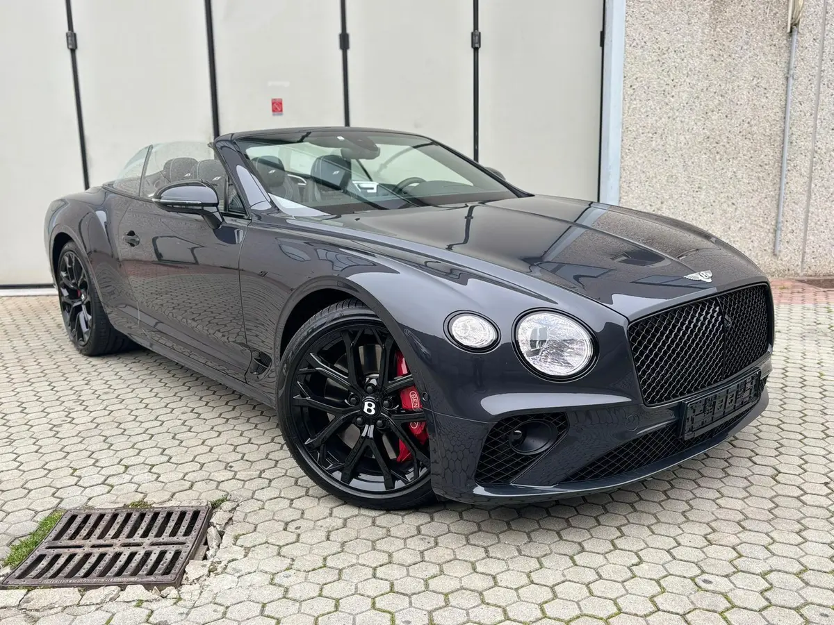Bentley Continental GTC S V8 2025 — Nice Super Car Rental, Ницца. Bentley Continental GTC S V8 2026 года — это гран-туризмо, рассчитанный на дальние…