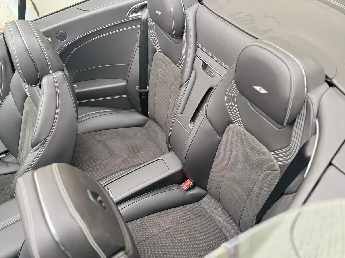 Bentley Continental GTC S V8 2025, вид спереди — Nice Super Car Rental, Ницца. Bentley Continental GTC S V8 2026 года — это гран-туризмо, рассчитанный на дальние…