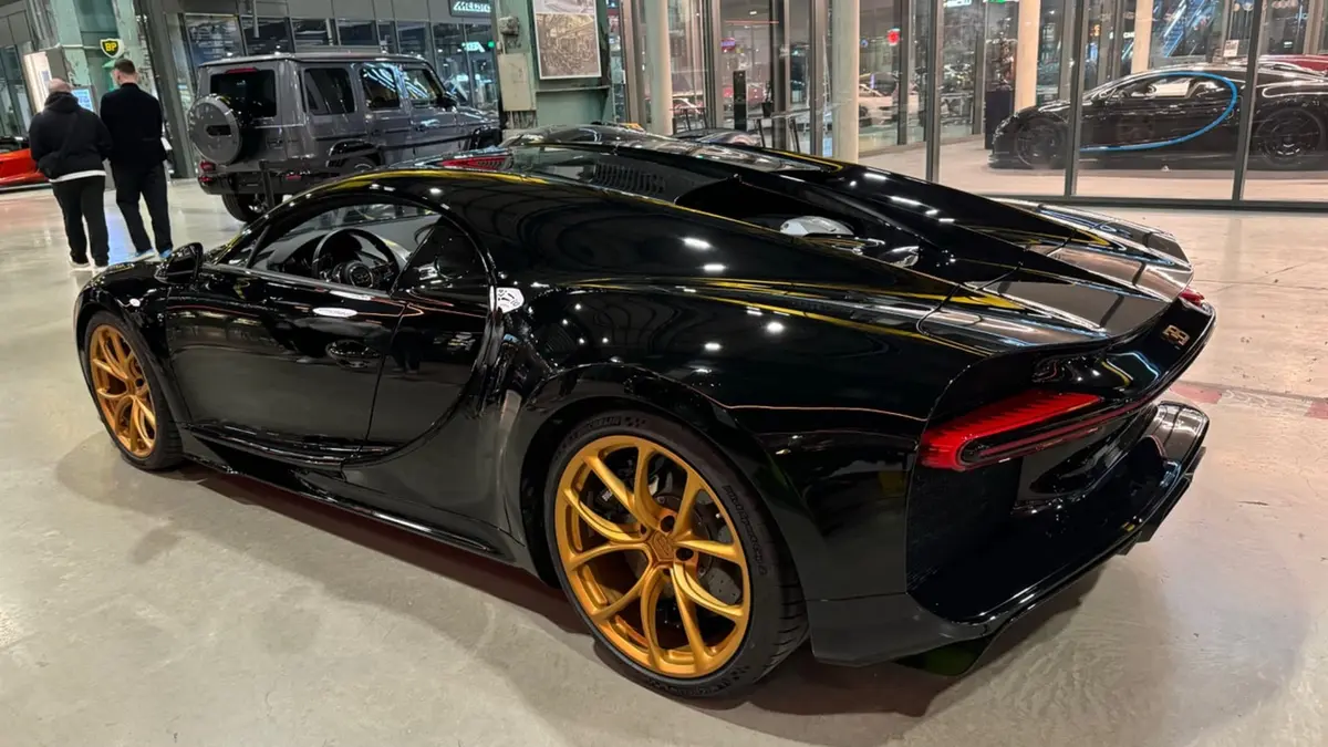 Bugatti Chiron 110 Ani 2019, extérieur — Nice Super Car Rental, Nice. La Bugatti Chiron 110 Ani de 2019 appartient à une catégorie à part : une série limitée…