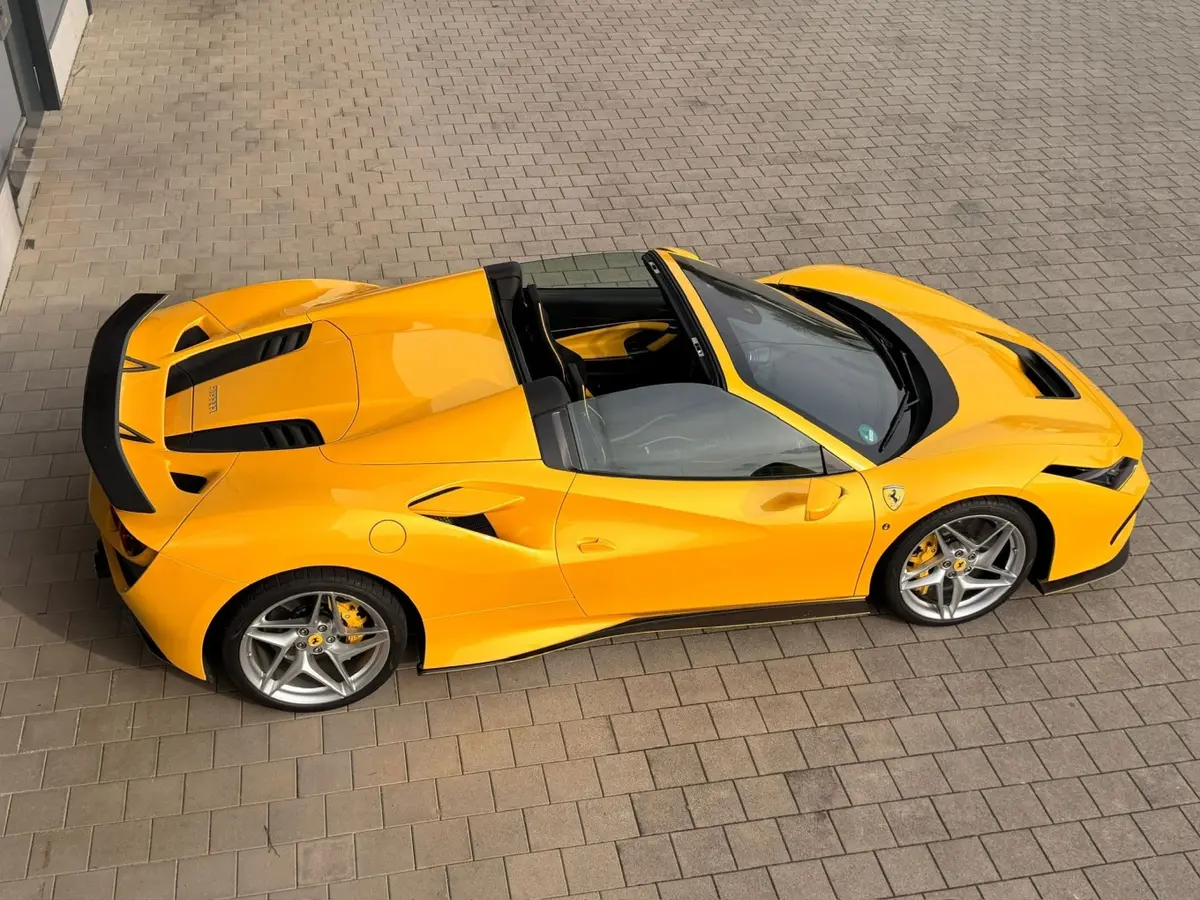 Ferrari F8 SPIDER 2023 — Nice Super Car Rental, Nice. La Ferrari F8 Spider de 2023 réunit un V8 biturbo de 720 chevaux et une carrosserie…