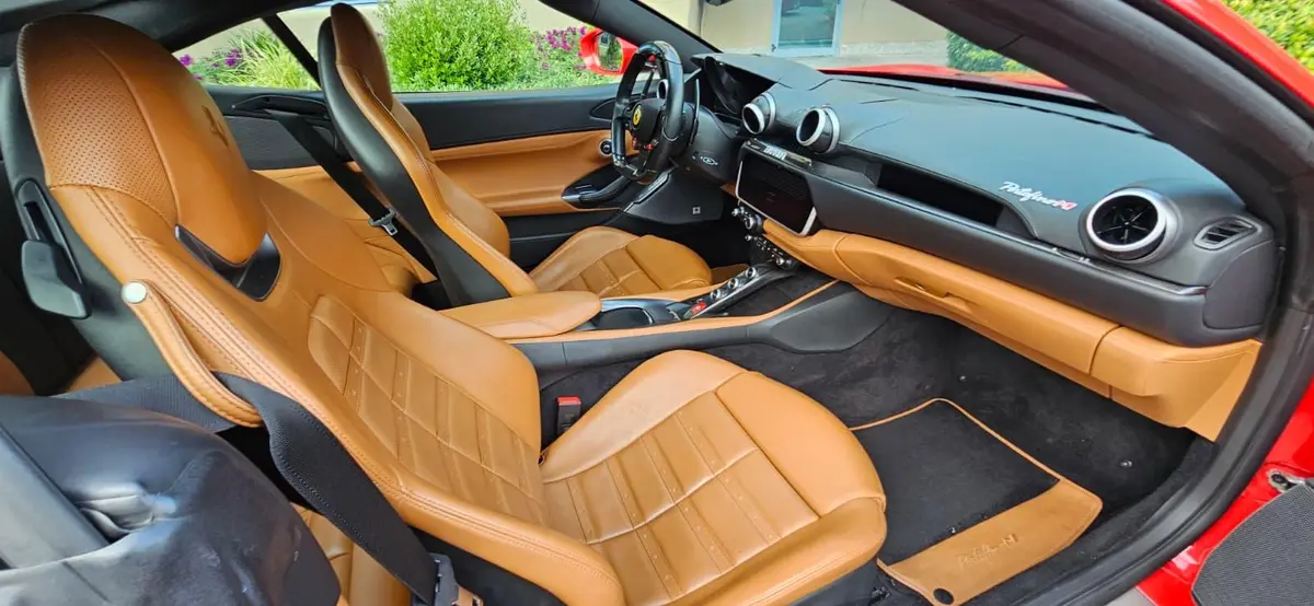Ferrari Portofino M 2023, extérieur — Nice Super Car Rental, Nice. La Ferrari Portofino M se distingue dans la gamme par une qualité rare chez le…