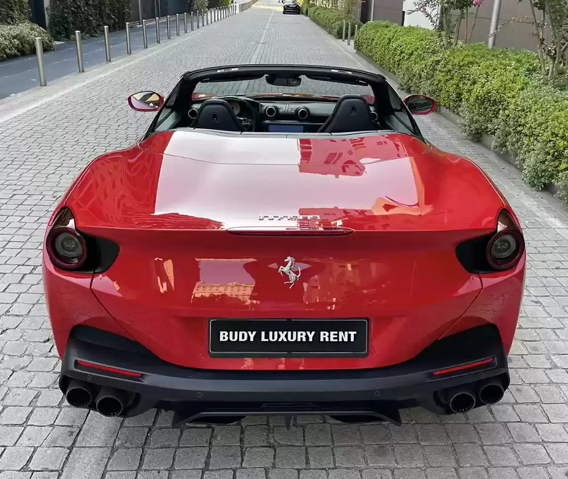 Ferrari Portofino M 2023, profil latéral — Nice Super Car Rental, Nice. La Ferrari Portofino M se distingue dans la gamme par une qualité rare chez le…
