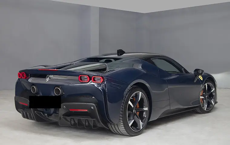 Ferrari SF90 Stradale 2025, intérieur — Nice Super Car Rental, Nice. La Ferrari SF90 Stradale n'est pas une voiture que l'on conduit par habitude : ses 1000…