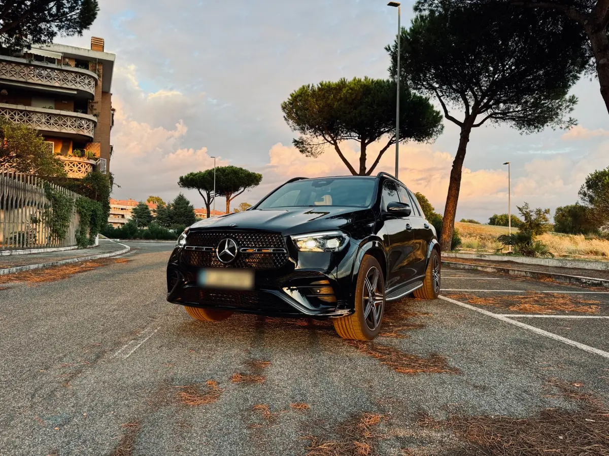 Mercedes Benz GLE 450 AMG 2024 — Nice Super Car Rental, Nice. Le Mercedes-Benz GLE 450 AMG conjugue le gabarit d'un SUV cinq places avec la…