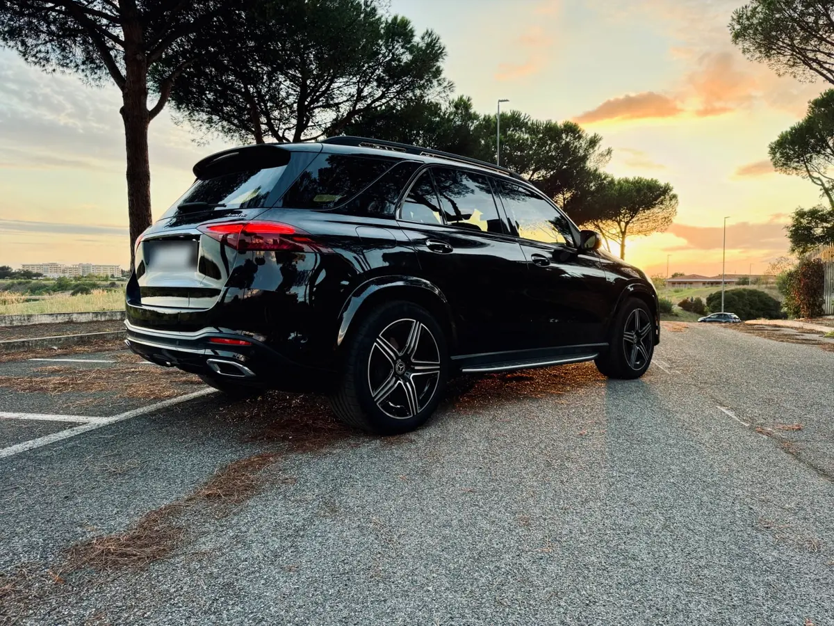 Mercedes Benz GLE 450 AMG 2024, vue avant — Nice Super Car Rental, Nice. Le Mercedes-Benz GLE 450 AMG conjugue le gabarit d'un SUV cinq places avec la…