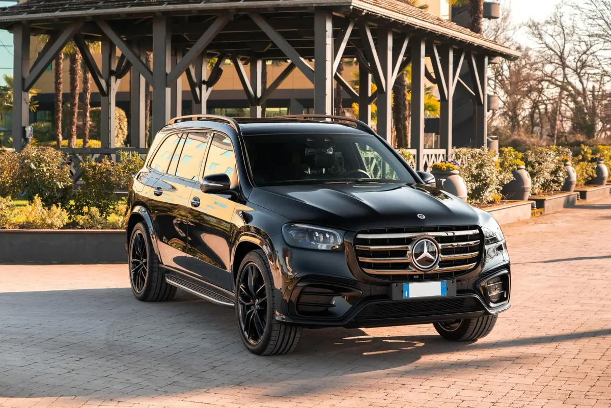 Mercedes Benz GLS-klasse 350 D Exclusive 7 Posti 2025 — Nice Super Car Rental, Nice. Le Mercedes-Benz GLS 350 d Exclusive 7 Places, millésime 2025, s'impose par ses…