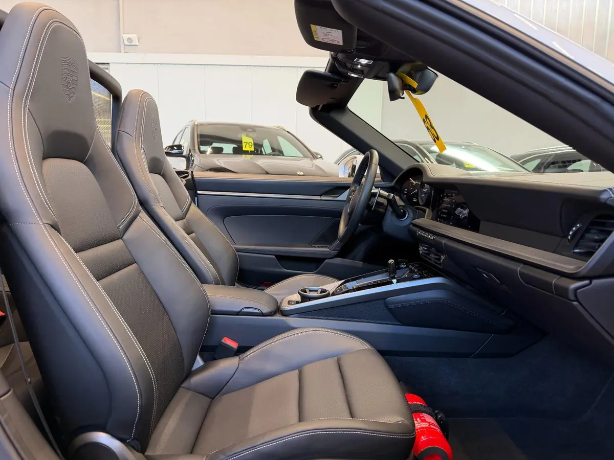 Porsche 911 Carrera S Cabrio (992) 2025, extérieur — Nice Super Car Rental, Nice. La Porsche 911 Carrera S Cabrio (992) reste une référence pour qui cherche une sportive…