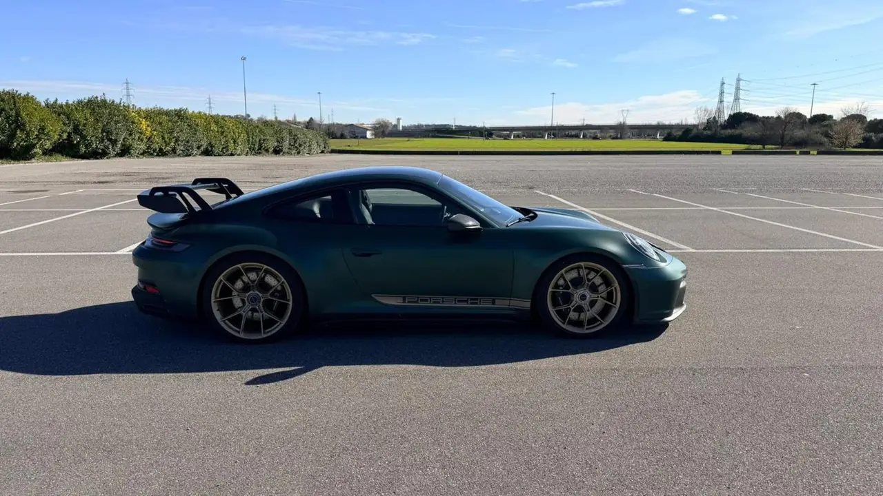 Porsche 911 GT3 2026, exterior — Nice Super Car Rental, Niza. Tres corniches, seis cilindros, una mañana perfecta