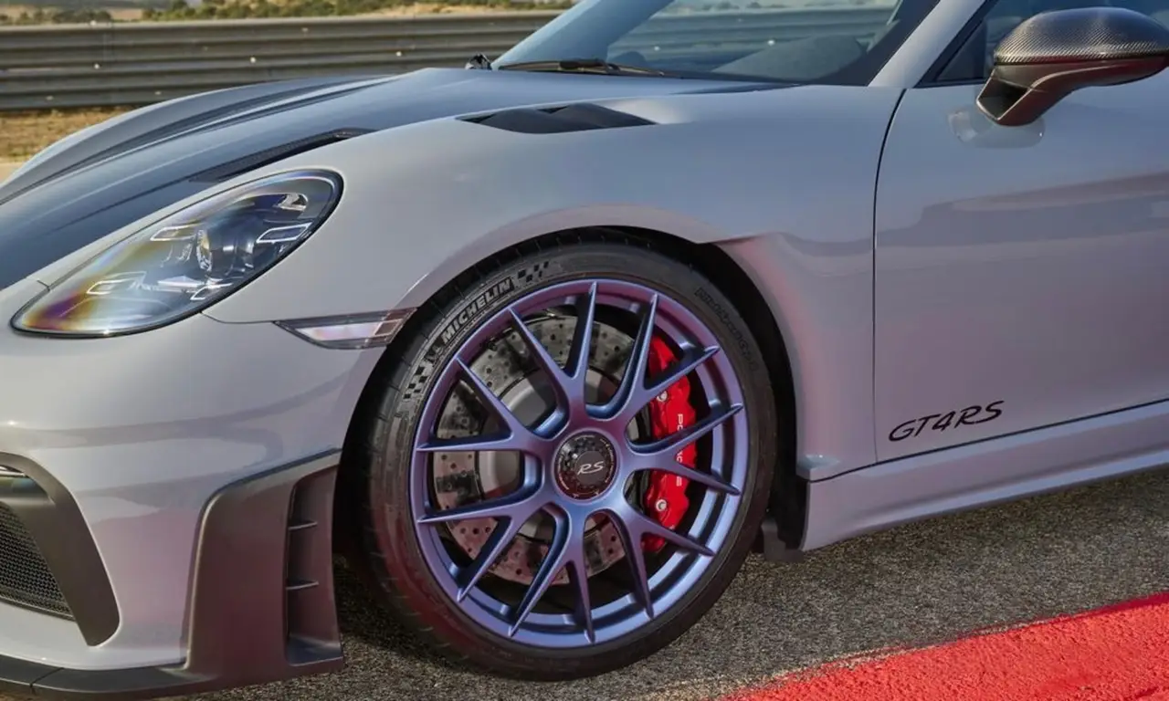 Porsche GT4 RS 2024, front view — Nice Super Car Rental, Nice. The 2024 Porsche GT4 RS is built around one priority: driver feedback. With 500 hp and a…