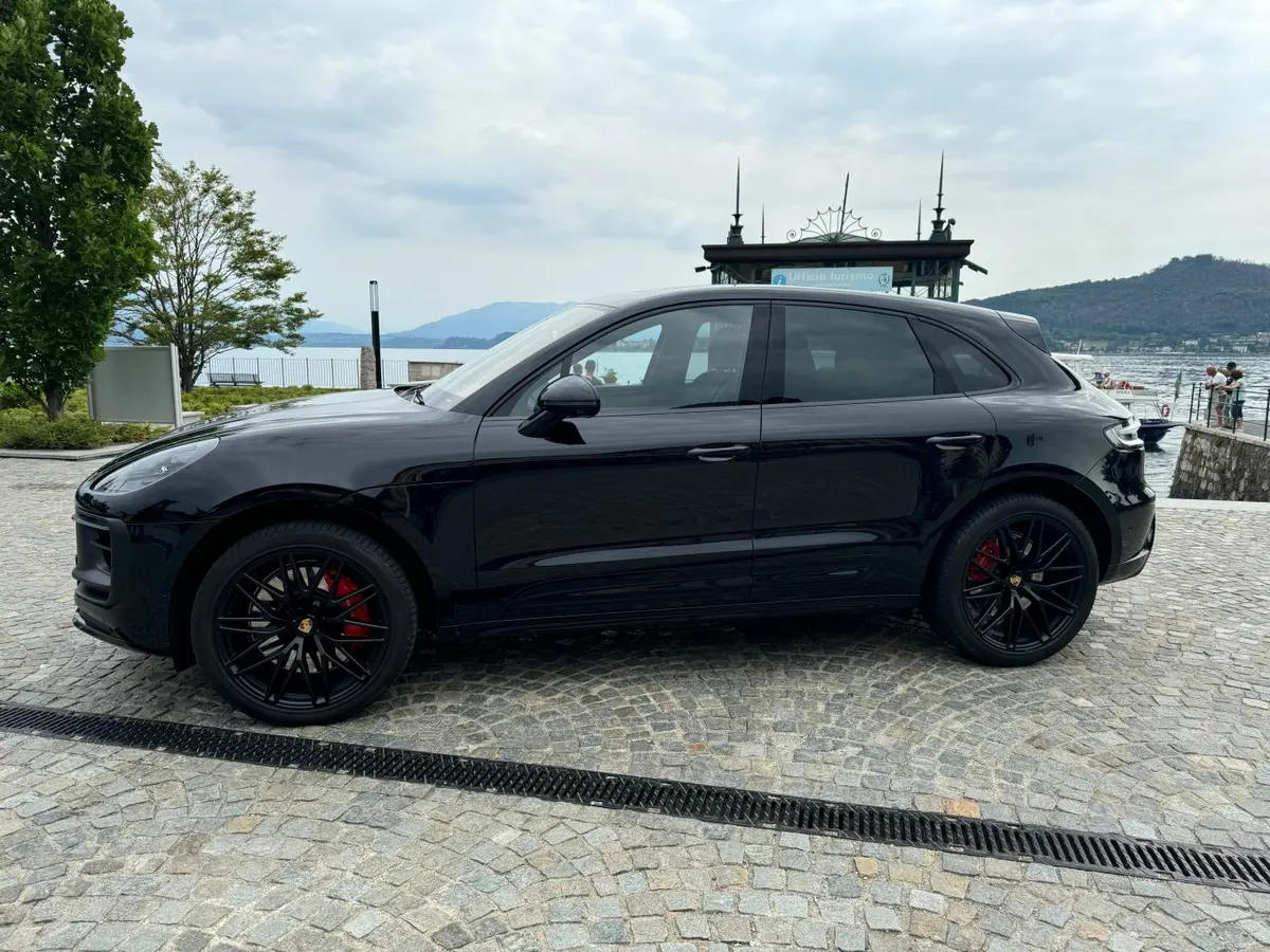 Porsche Macan GTS 2024 — Nice Super Car Rental, Nice. Le Porsche Macan GTS 2024 réunit la stabilité d'un SUV et la nervosité d'une sportive :…