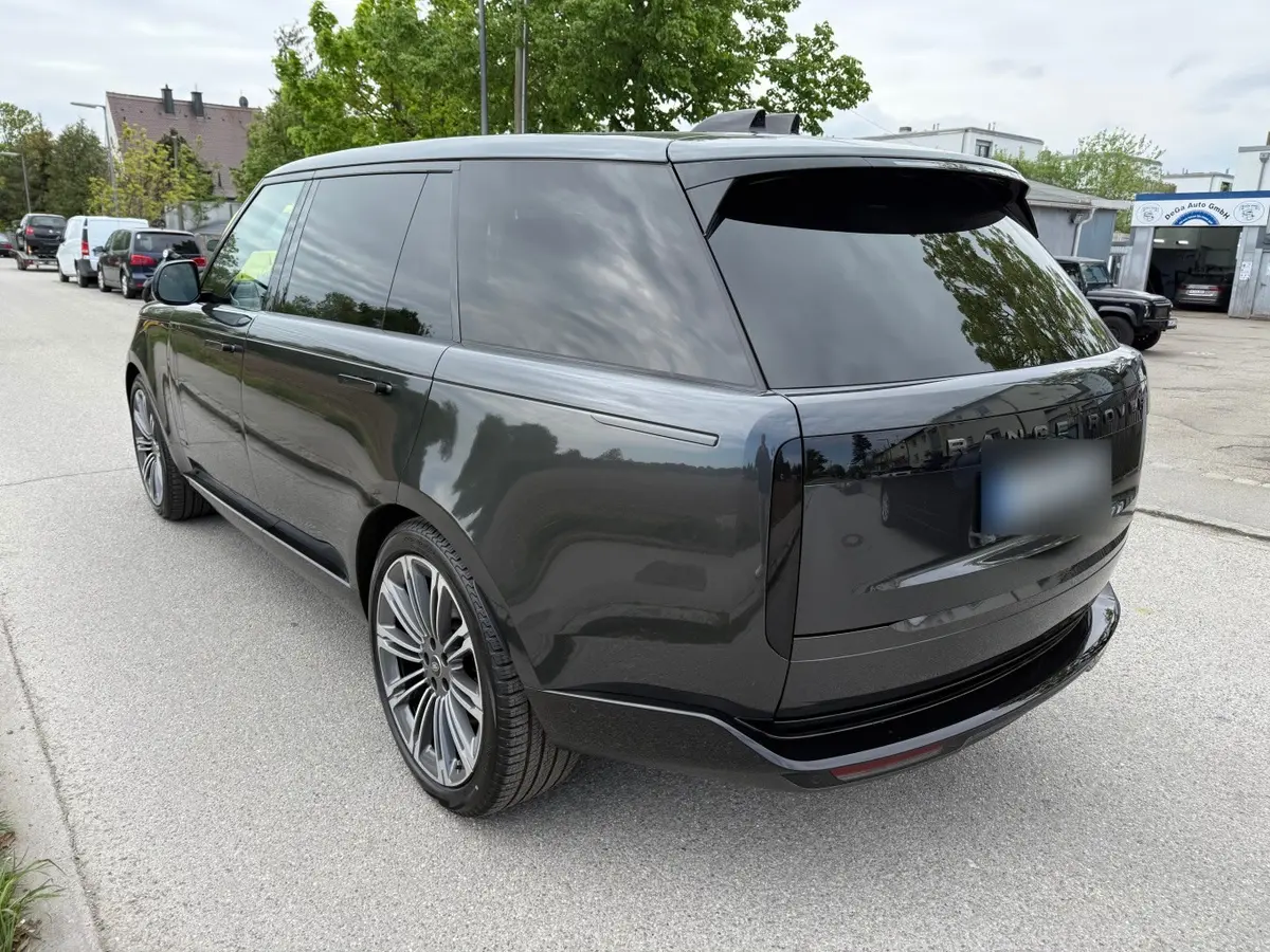 Rover Range Rover Autobiography D350 7s 2025, внешний вид — Nice Super Car Rental, Ницца. Range Rover Autobiography D350 7s 2025 года — вариант для тех, кому нужен не спорткар, а…