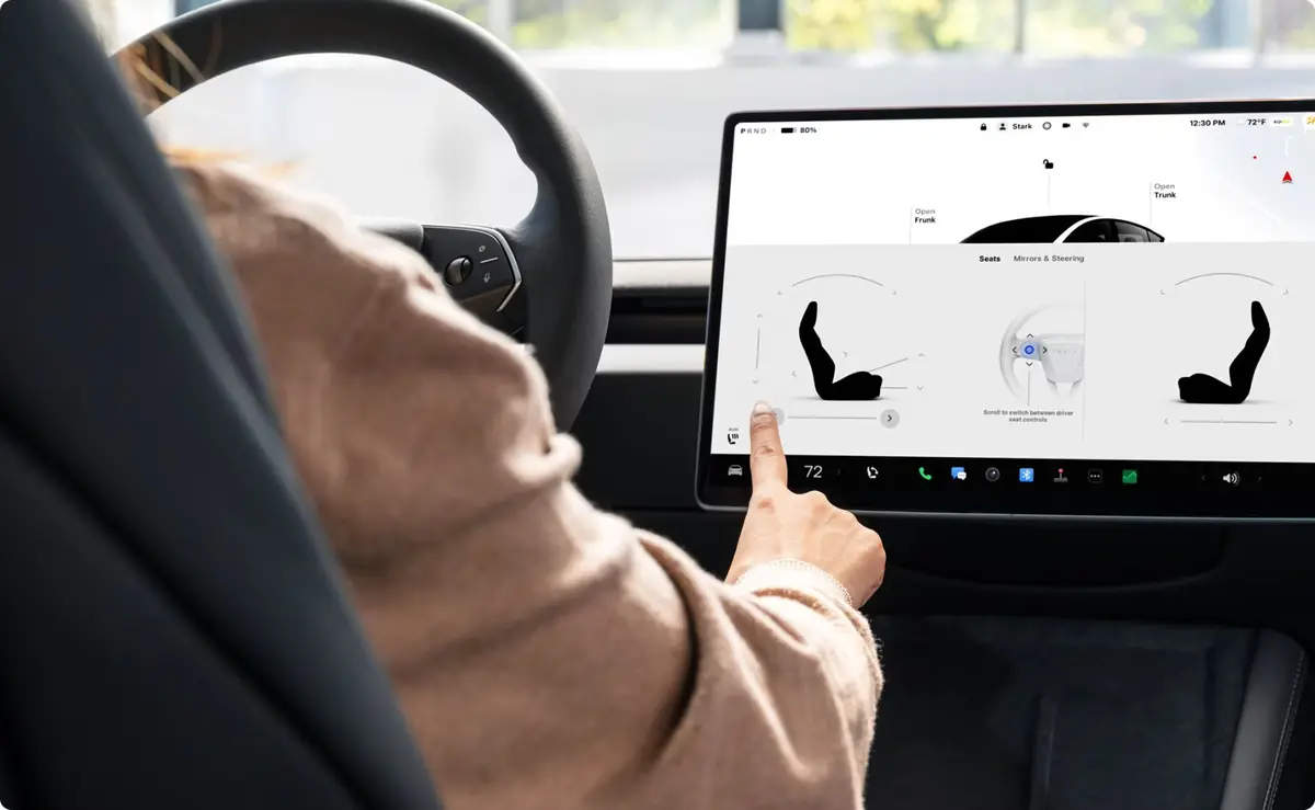 Tesla Model 3 Performance 2026, vista trasera — Nice Super Car Rental, Niza. El Tesla Model 3 Performance 2026 combina una potencia de 510 CV con una respuesta…