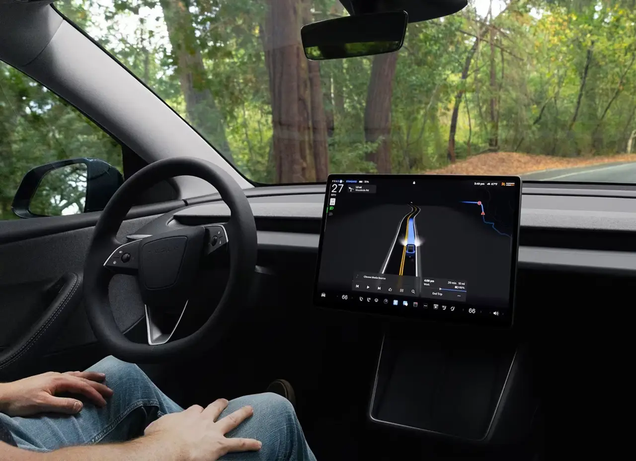 Tesla Model 3 Performance 2026, salpicadero — Nice Super Car Rental, Niza. El Tesla Model 3 Performance 2026 combina una potencia de 510 CV con una respuesta…